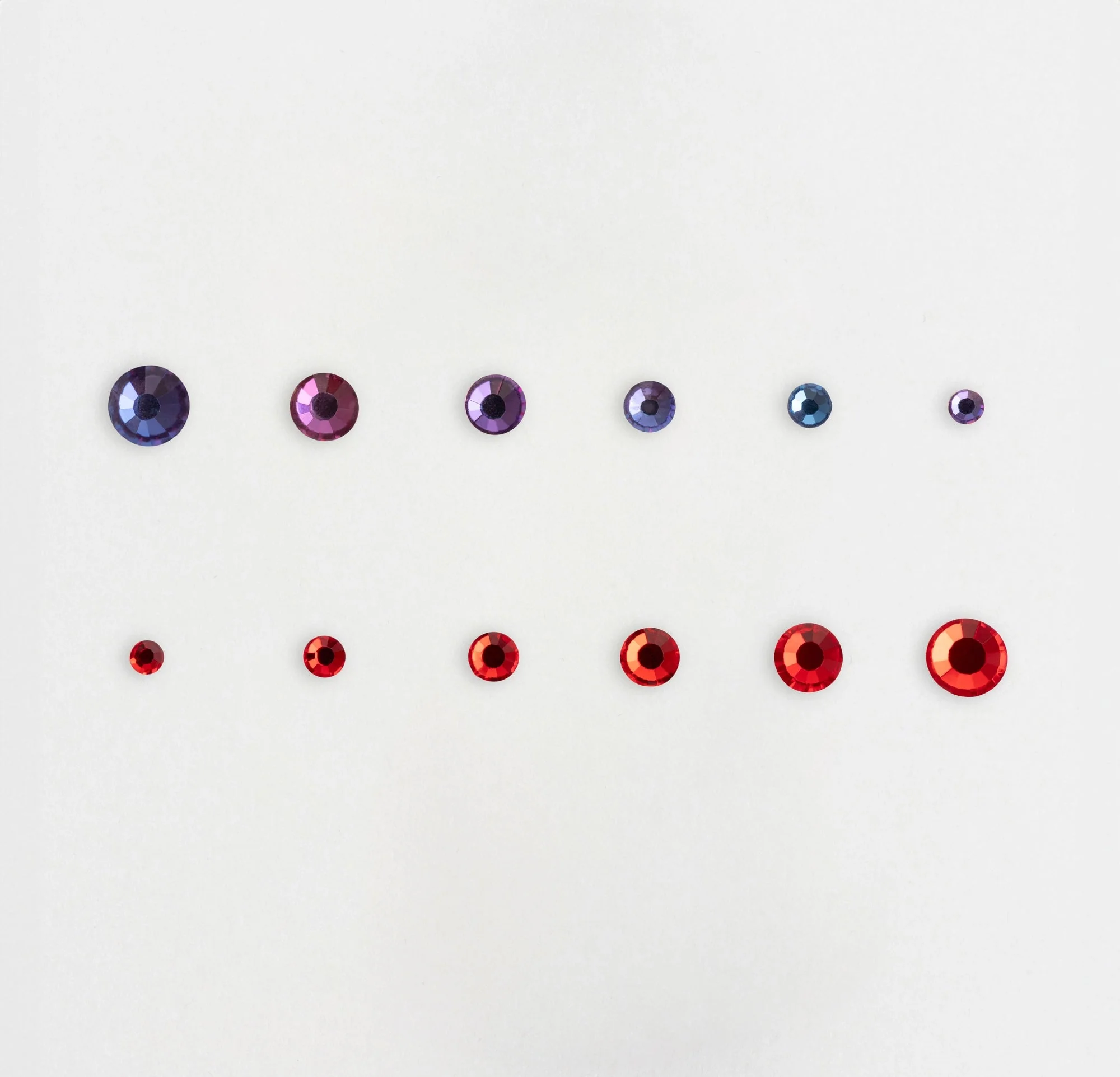 Strass blu cangiante e rosso